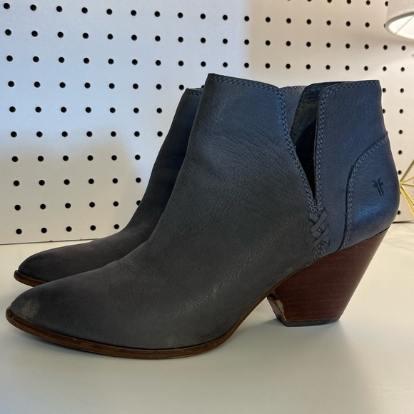 Frye Reina Gray Leather Cut Out Bootie - Picture 8 of 16